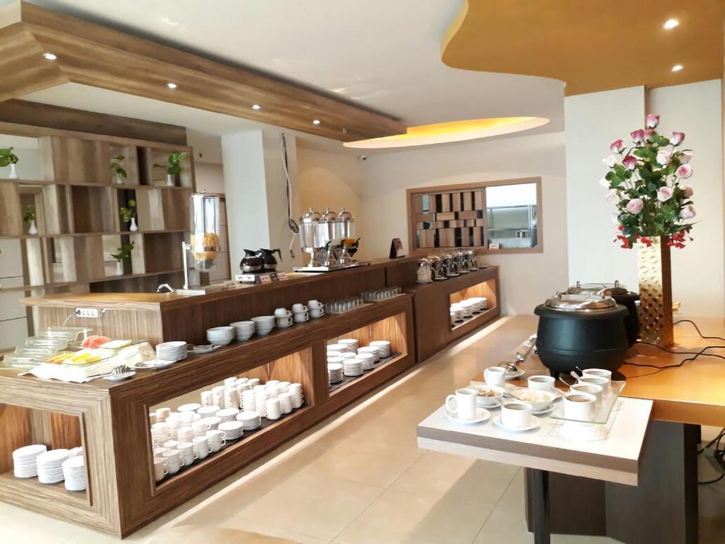 Infinity Hotel Jambi By Tritama Hospitality Luaran gambar